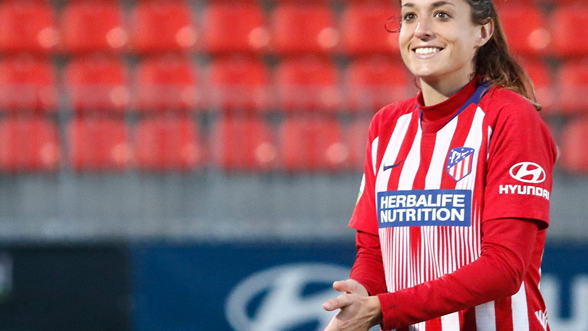 olga_garcia_en_un_partido_del_atletico_femenino_001.jpg