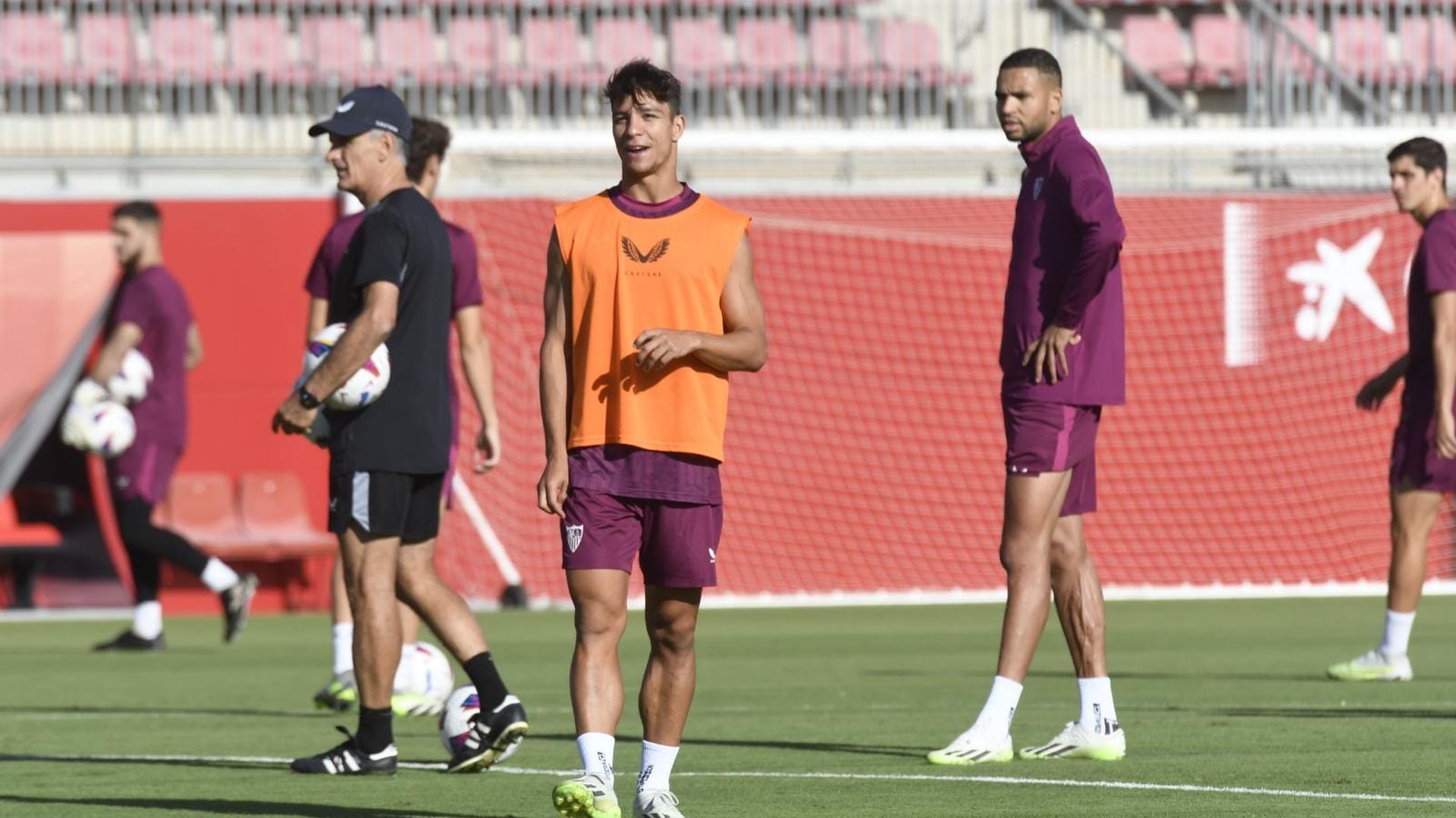 oliver_torres_en_el_entrenamiento_foto_kiko_hurtado.jpeg oliver_torres_en_el_entrenamiento_foto_kiko_hurtado.jpeg