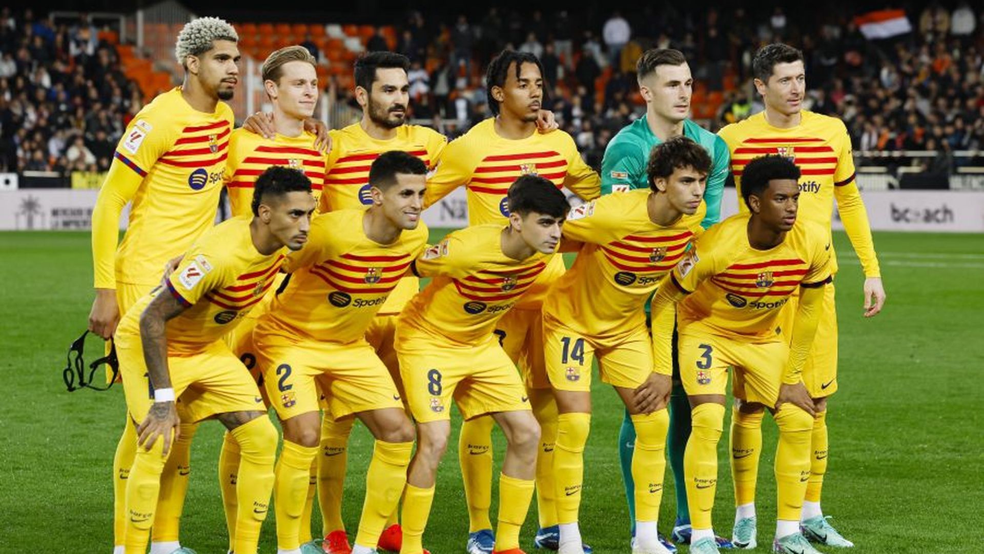 once_del_barcelona_ante_el_valencia_en_mestalla.jpeg once_del_barcelona_ante_el_valencia_en_mestalla.jpeg