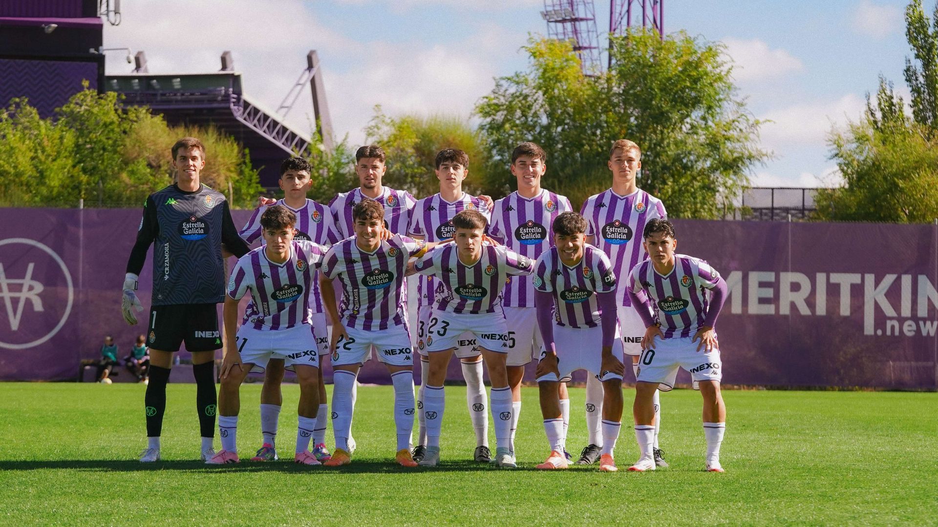 once_del_promesas_ante_la_sd_sarriana_foto_real_valladolid.jpg once_del_promesas_ante_la_sd_sarriana_foto_real_valladolid.jpg