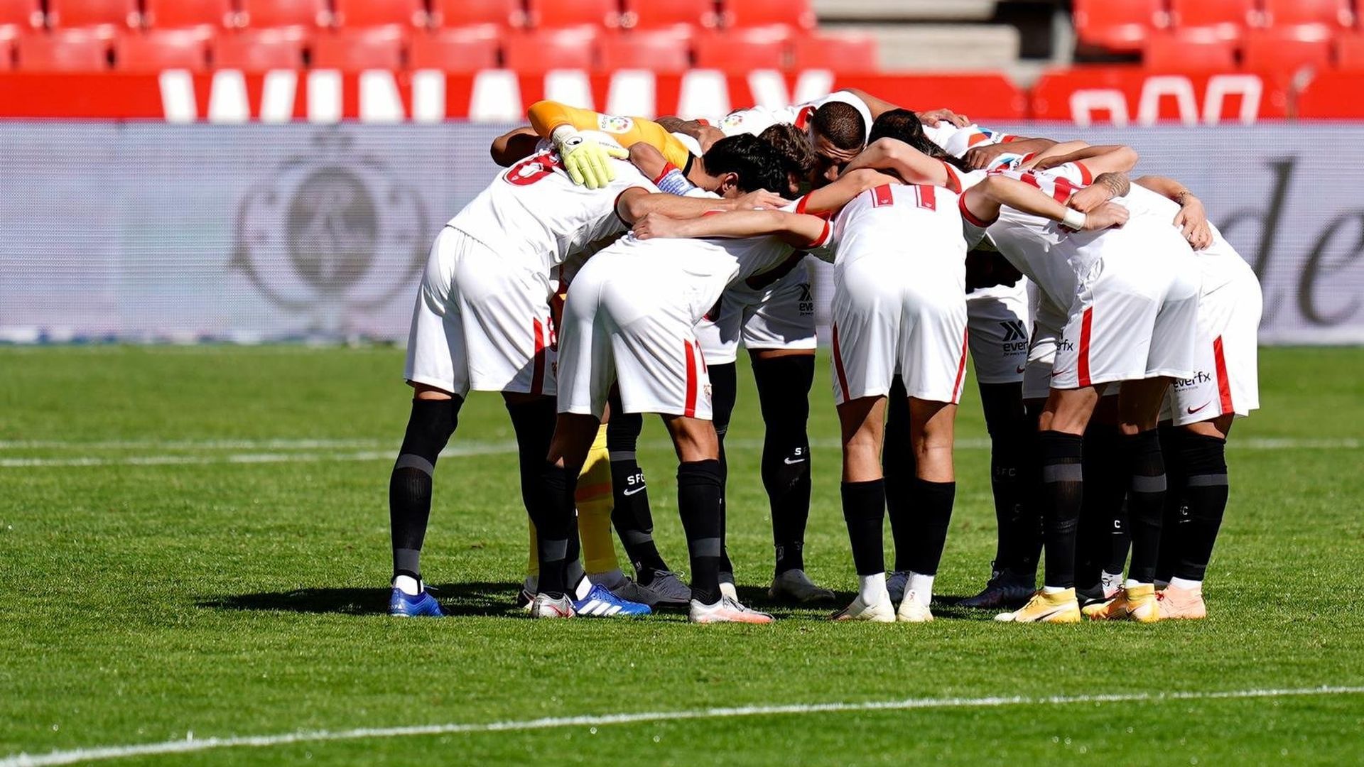 once_del_sevilla_ante_el_granada.jpeg