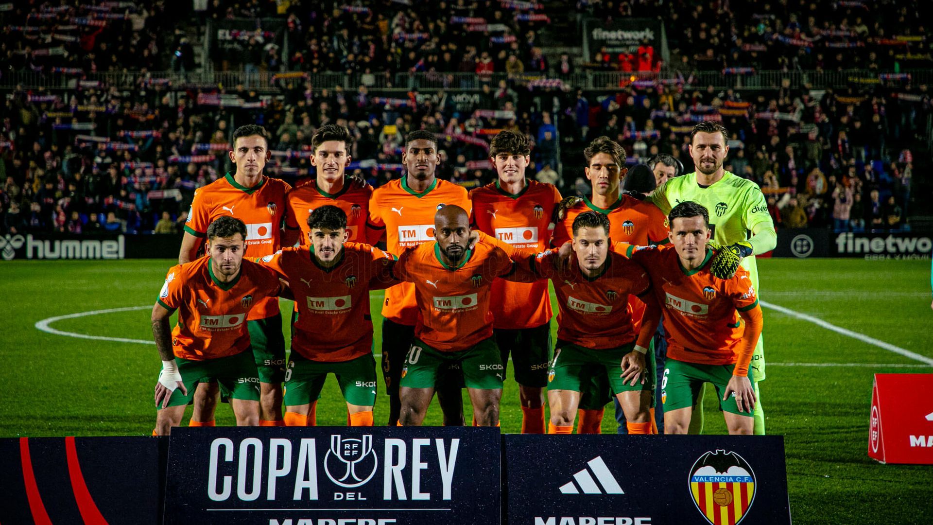 once_titular_ante_el_cd_eldense_foto_valencia_cf_001.jpg
