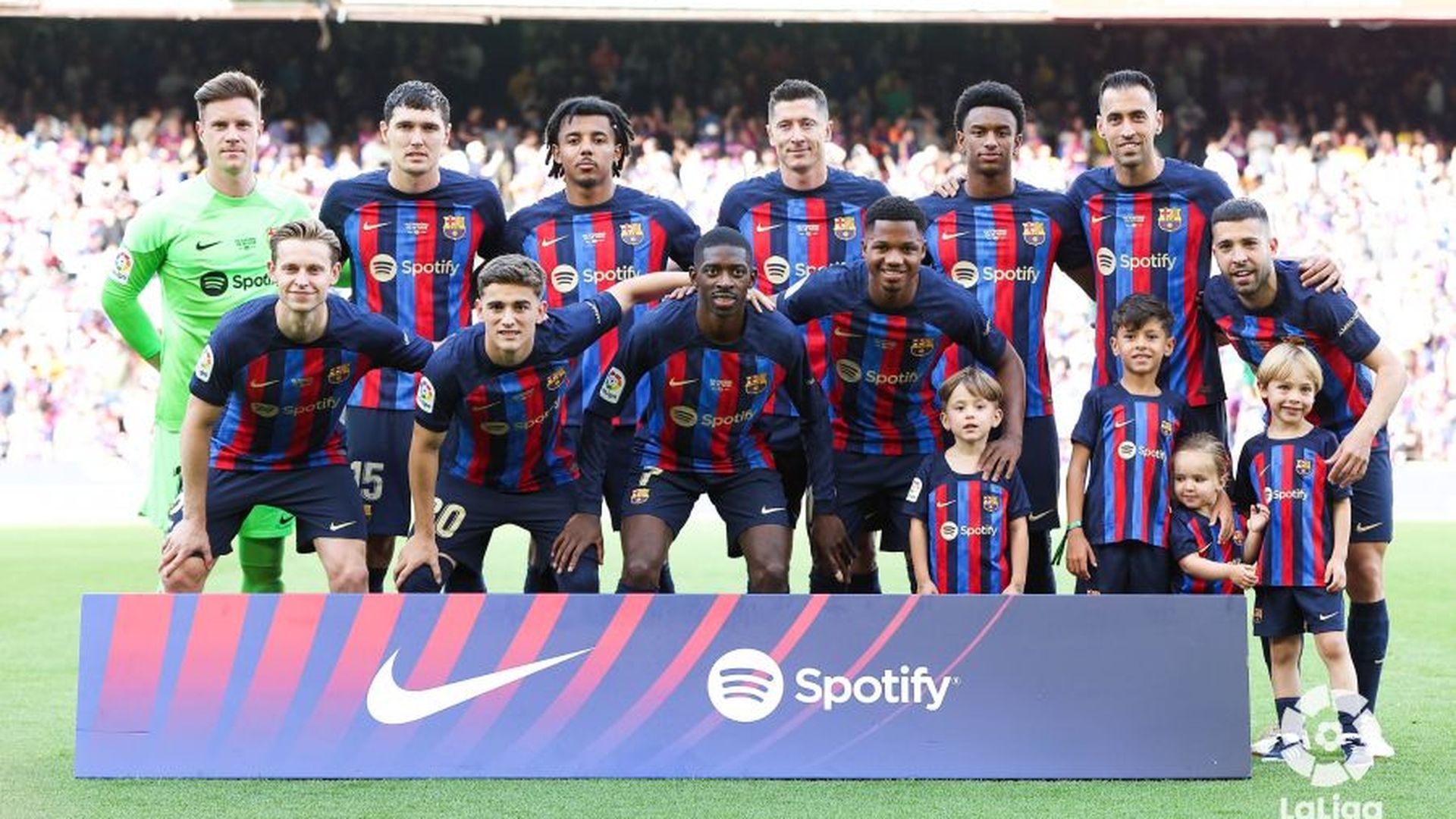 once_titular_de_xavi_para_el_barcelona_mallorca.jpeg