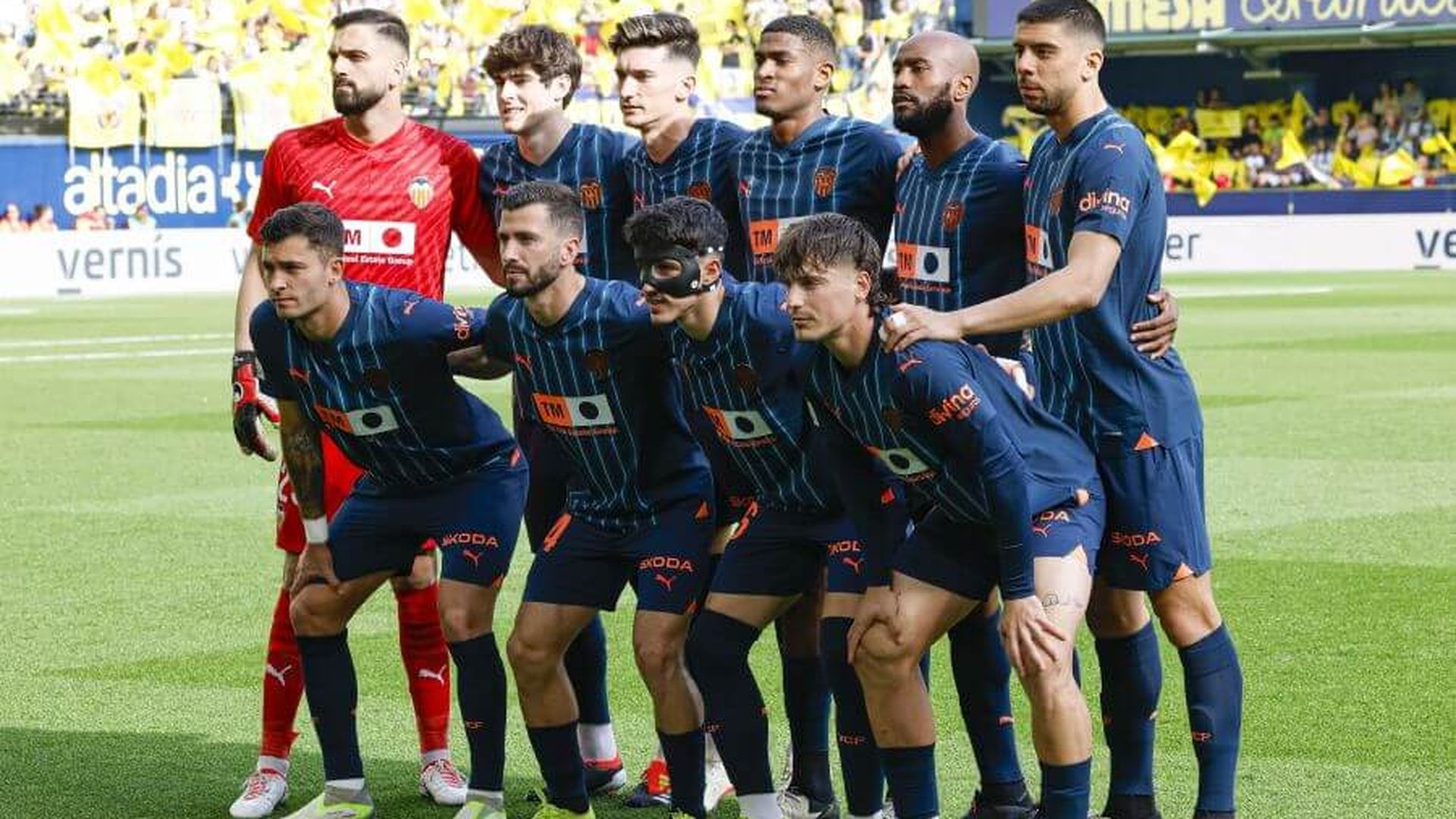 once_titular_del_valencia_cf_ante_el_villarreal.jpeg