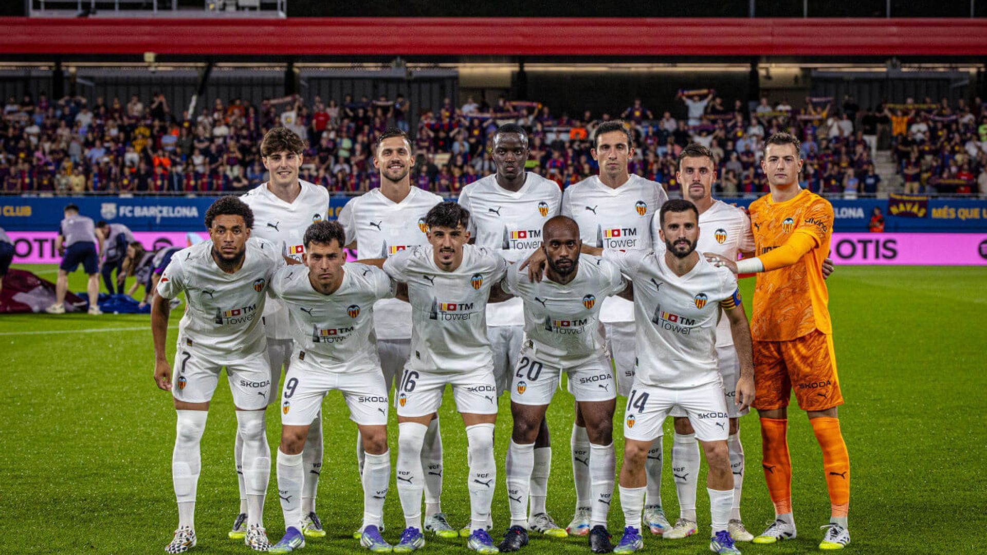 once_titular_del_valencia_cf_en_barcelona_foto_vcf.jpg