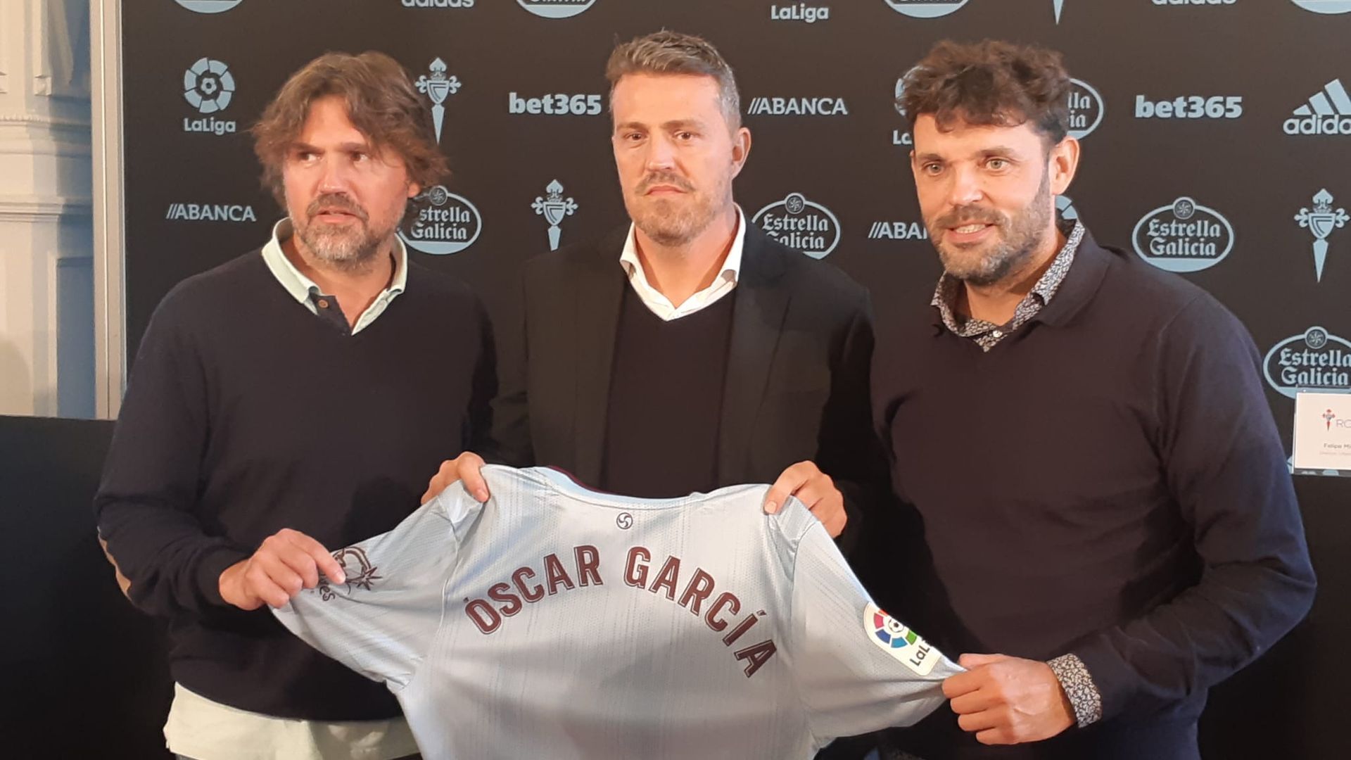 oscar_garcia_junto_a_su_cuerpo_tecnico_roger_garcia_izquierda_y_ruben_martinez_derecha_001.jpeg oscar_garcia_junto_a_su_cuerpo_tecnico_roger_garcia_izquierda_y_ruben_martinez_derecha_001.jpeg