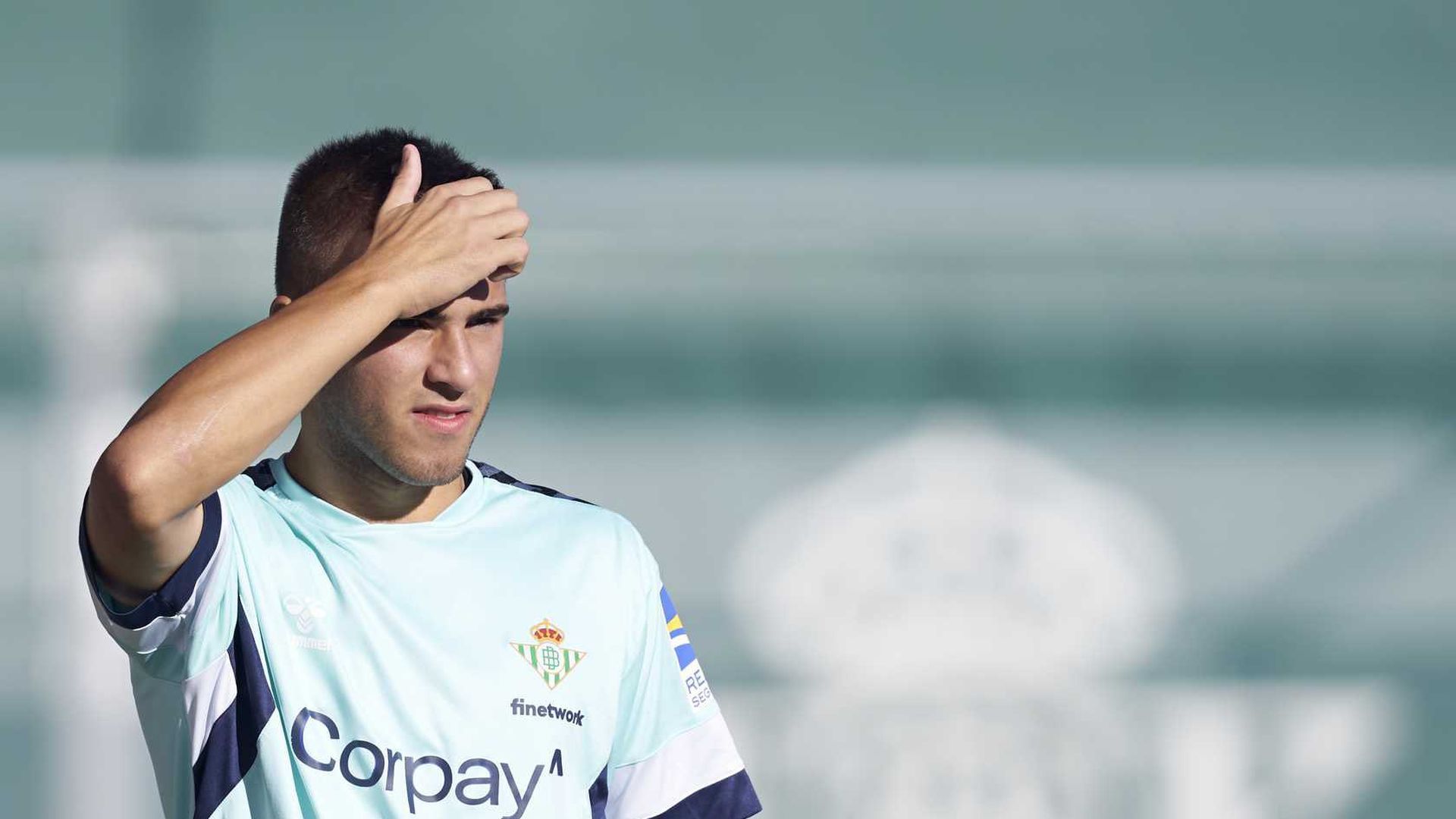 pablo_garcia_entrenando_con_el_primer_equipo_del_betis_foto_rbb_001.jpg pablo_garcia_entrenando_con_el_primer_equipo_del_betis_foto_rbb_001.jpg