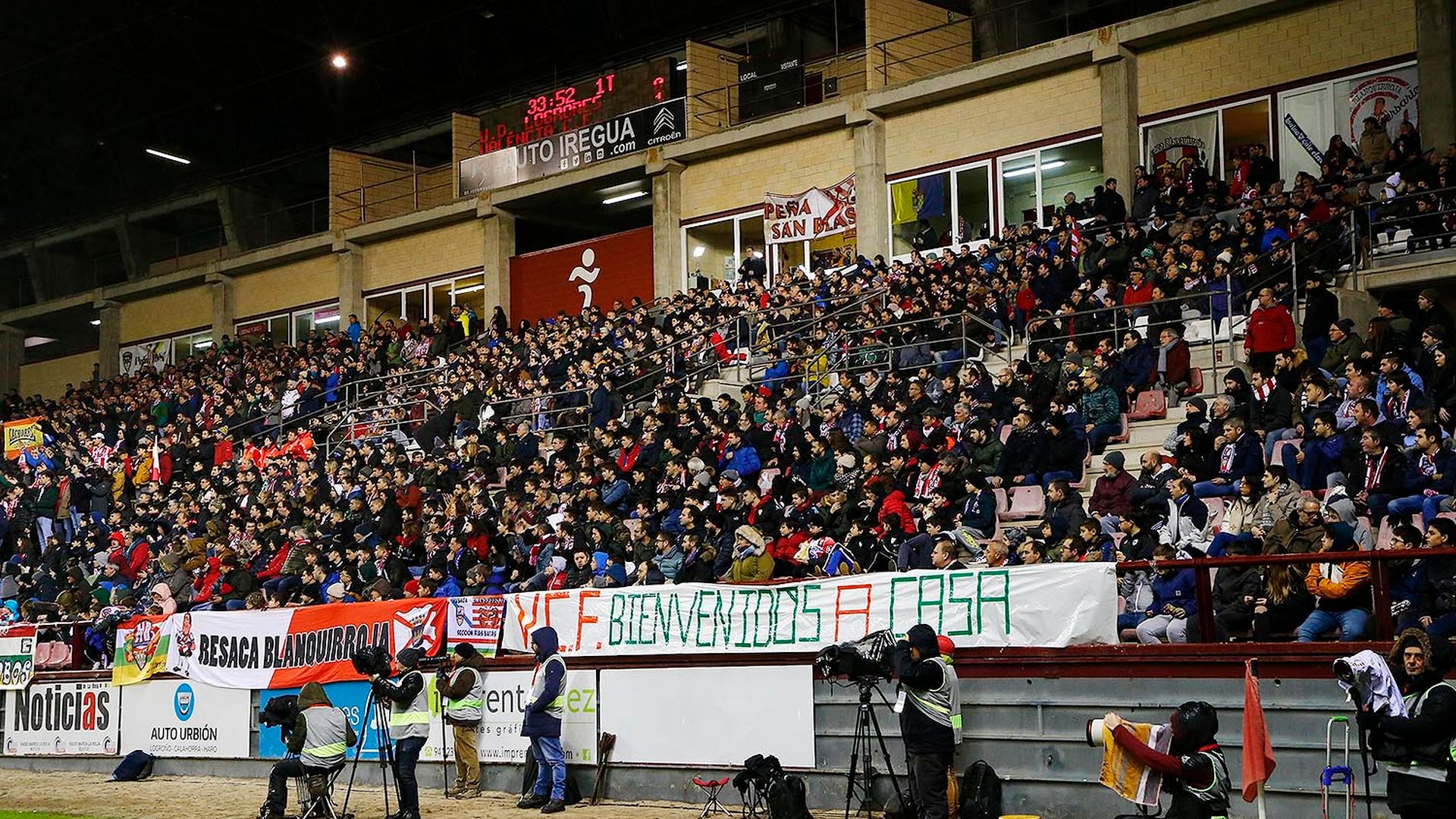 pancarta_de_bienvenida_de_la_aficion_del_logrones_al_valencia_cf_foto_valencia_cf.jpg pancarta_de_bienvenida_de_la_aficion_del_logrones_al_valencia_cf_foto_valencia_cf.jpg