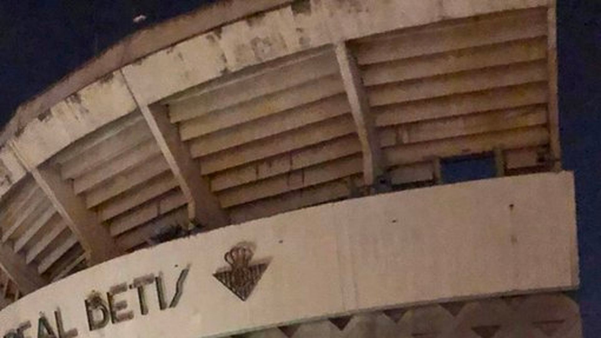 pancartas_contra_la_directiva_del_betis_foto_twitter_001.jpg