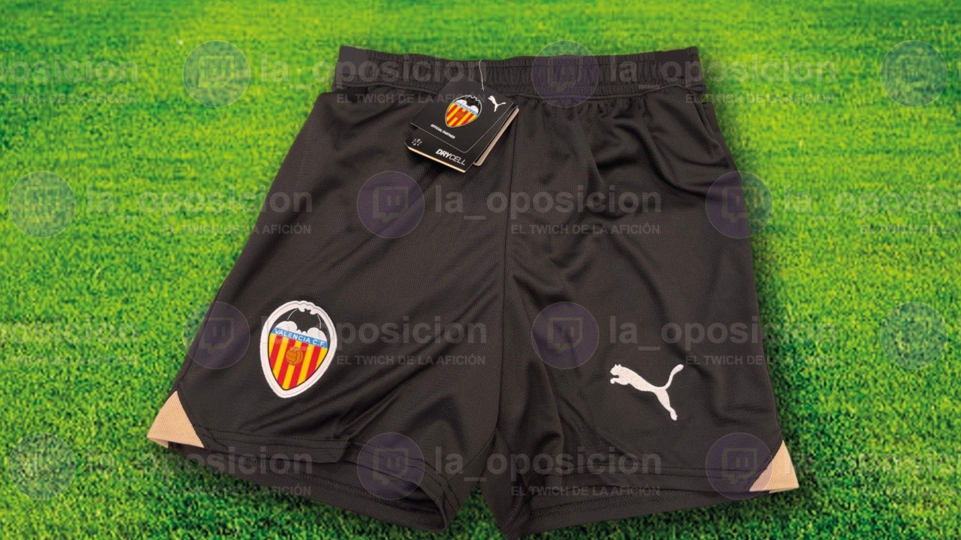 pantalon_oficial_del_valencia_cf_foto_la_oposicion.jpeg pantalon_oficial_del_valencia_cf_foto_la_oposicion.jpeg