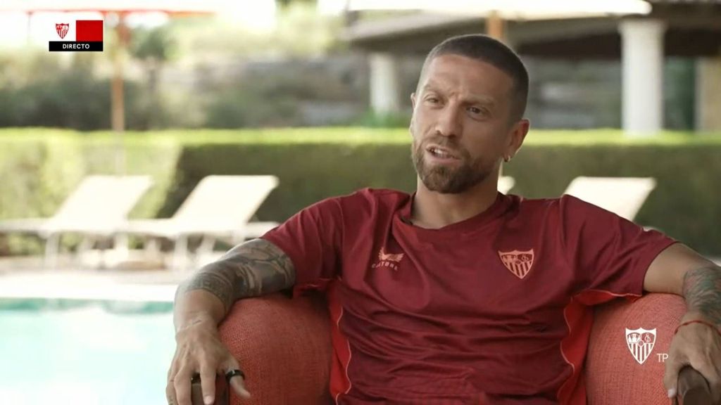 Papu Gómez: "luuk de jong, el ex de laliga española, procedente del barcelona en el mercado de fichajes"