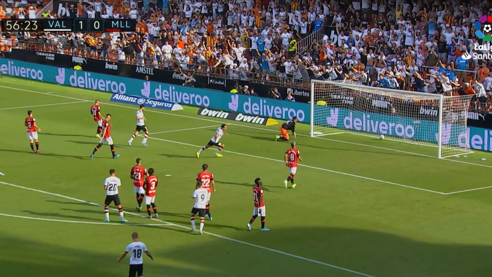 parejo_celebra_el_definitivo_2_0_contra_el_mallorca_001.jpg