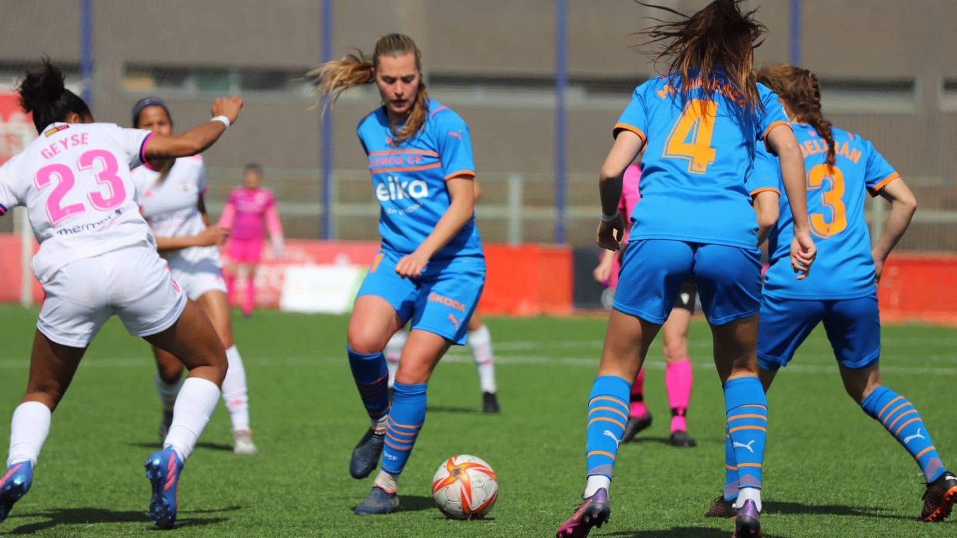 paron_en_seco_a_la_racha_del_vcf_femenino_en_madrid_1_0.jpeg
