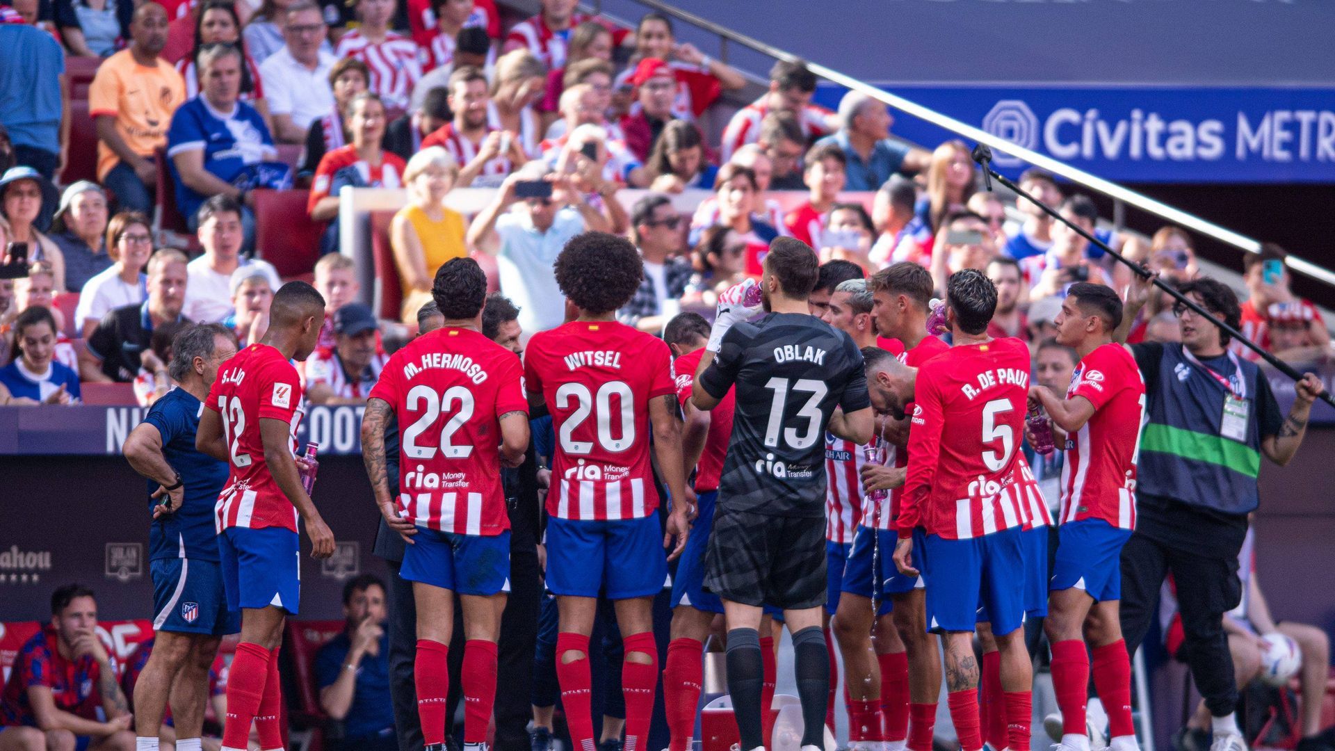 pausa_de_hidratacion_en_el_atletico_real_sociedad_001.jpg
