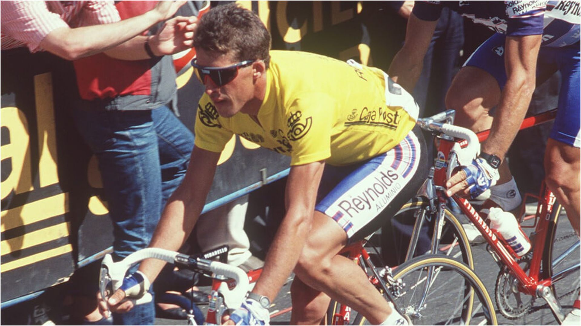 pedro_delgado_con_el_maillot_amarillo_durante_su_carrera_como_profesionaljpg_001.jpg