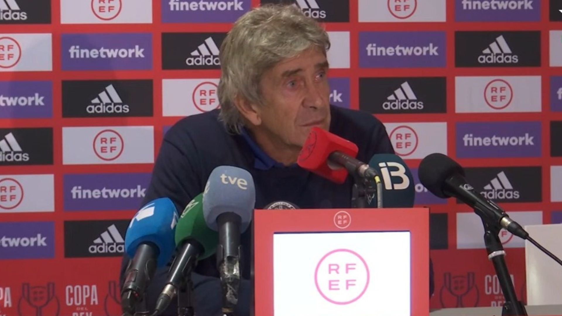 pellegrini_en_la_rueda_de_prensa.jpeg
