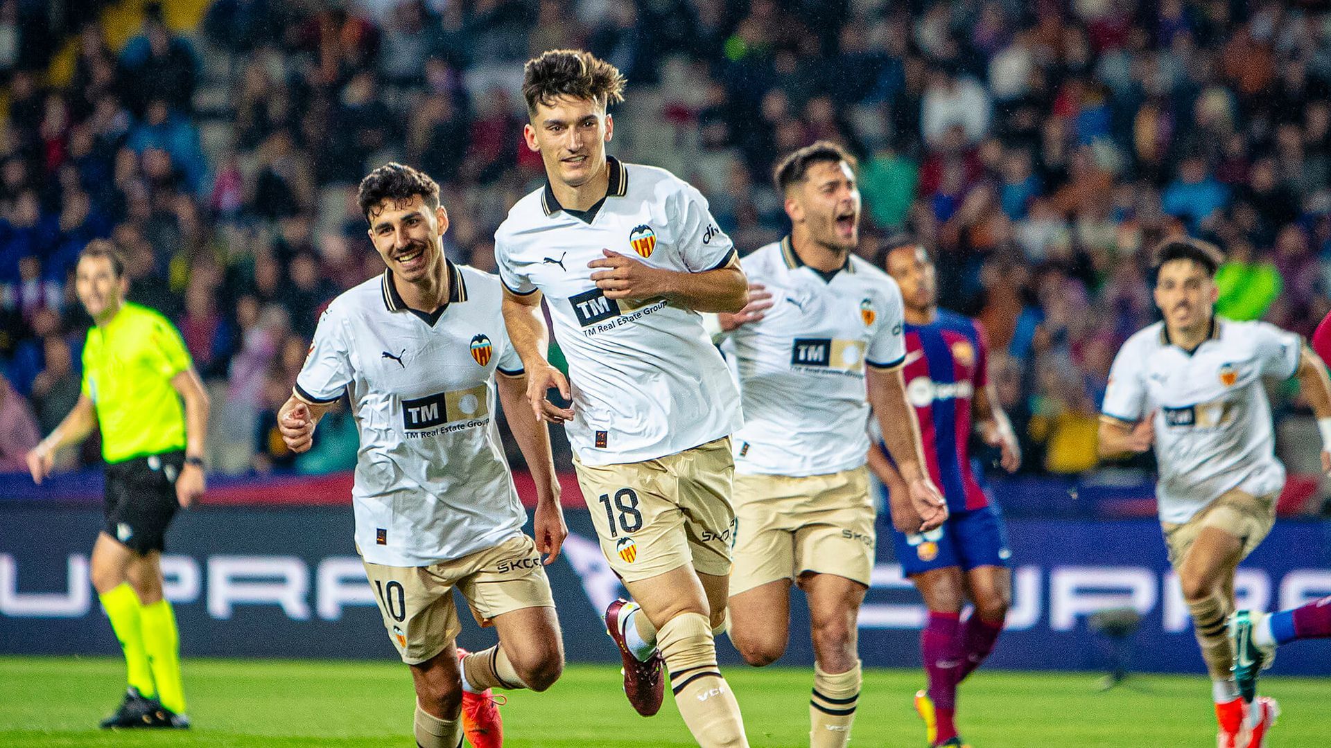 pepelu_marca_ante_el_barcelona_001.jpg pepelu_marca_ante_el_barcelona_001.jpg