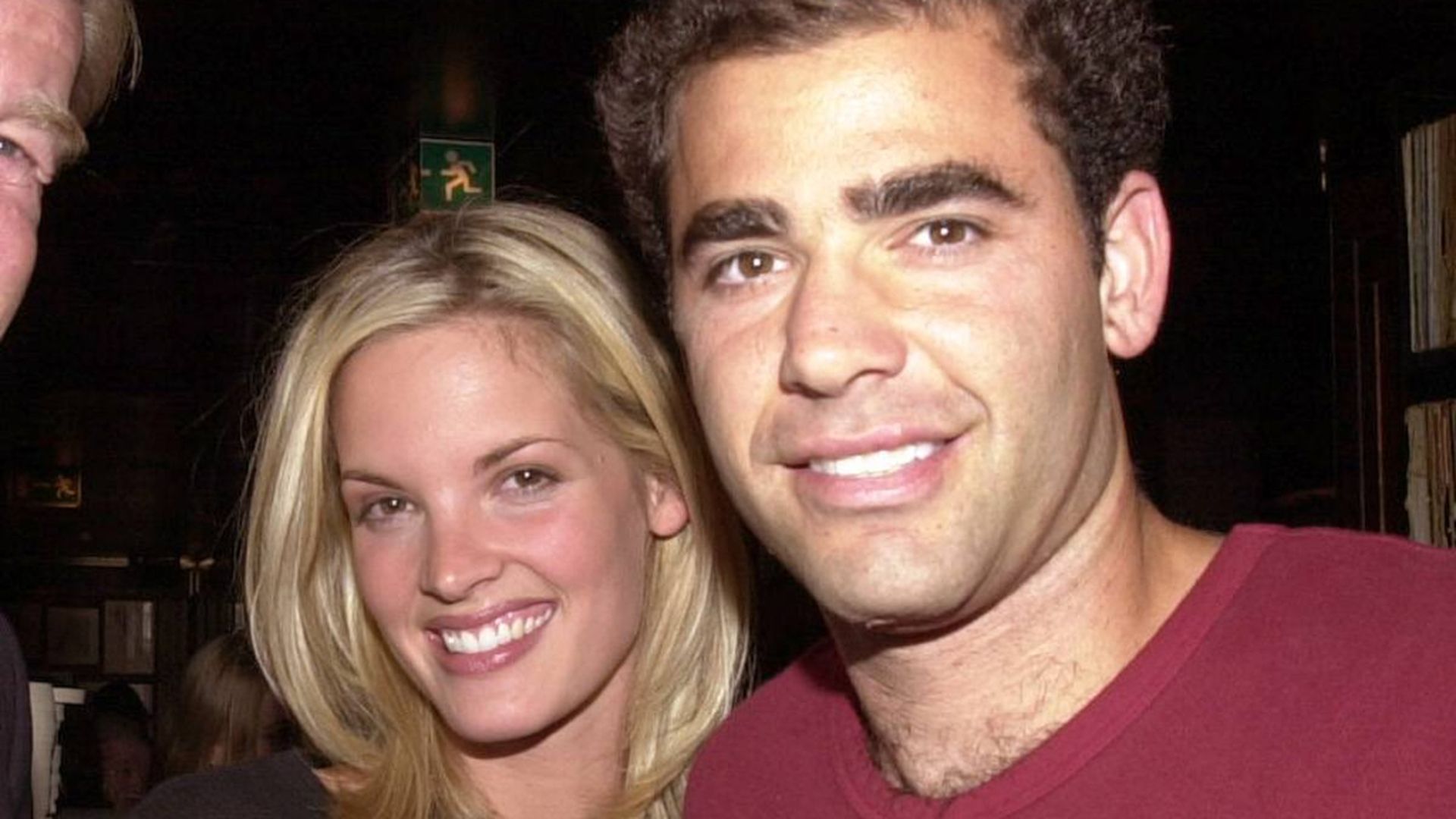 pete_sampras_y_bridgette_wilson_en_un_acto_cordon_press_001.jpg