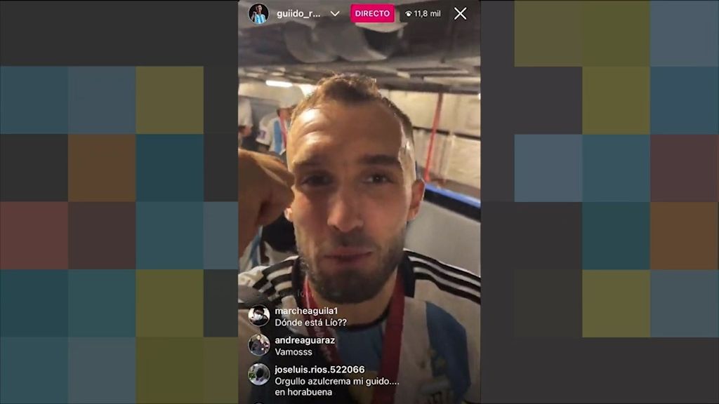 Guido, Pezzella y Acuña, de fondo: Betis y Sevilla se cuelan en la celebración del Mundial de Argentina