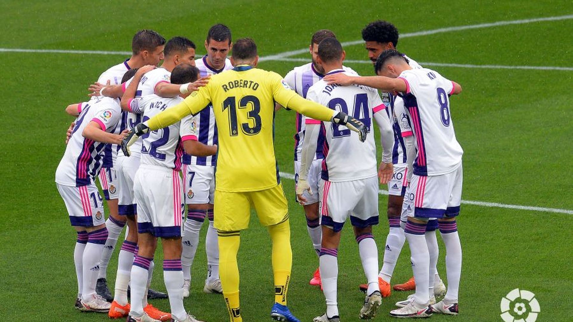 pina_de_los_titulares_del_real_valladolid_antes_de_enfrentarse_al_alaves.jpg