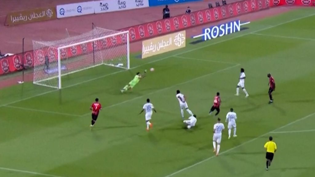 (Mediaset) Las paradas de Bono en su debut