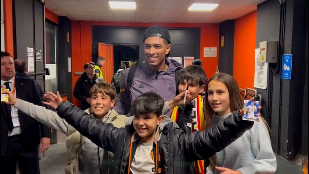 Del "fucking goal" y la tarjeta roja a salir de Mestalla sonriendo: el intenso final de Bellingham en Valencia