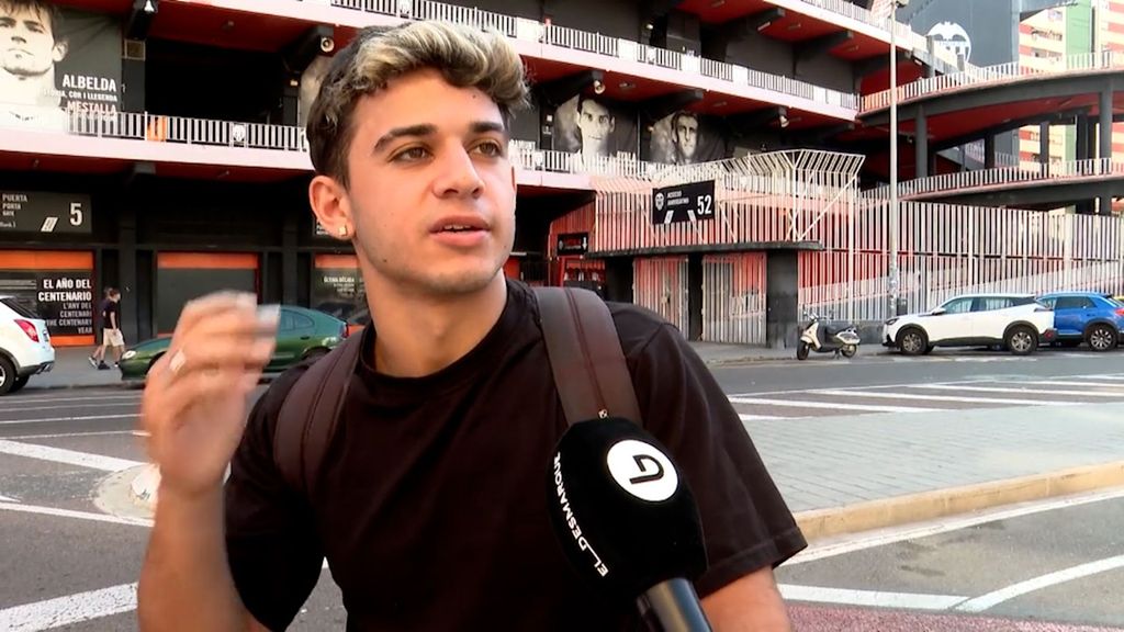 (Mediaset) Los aficionados del Valencia opinan sobre el caso Vinicius