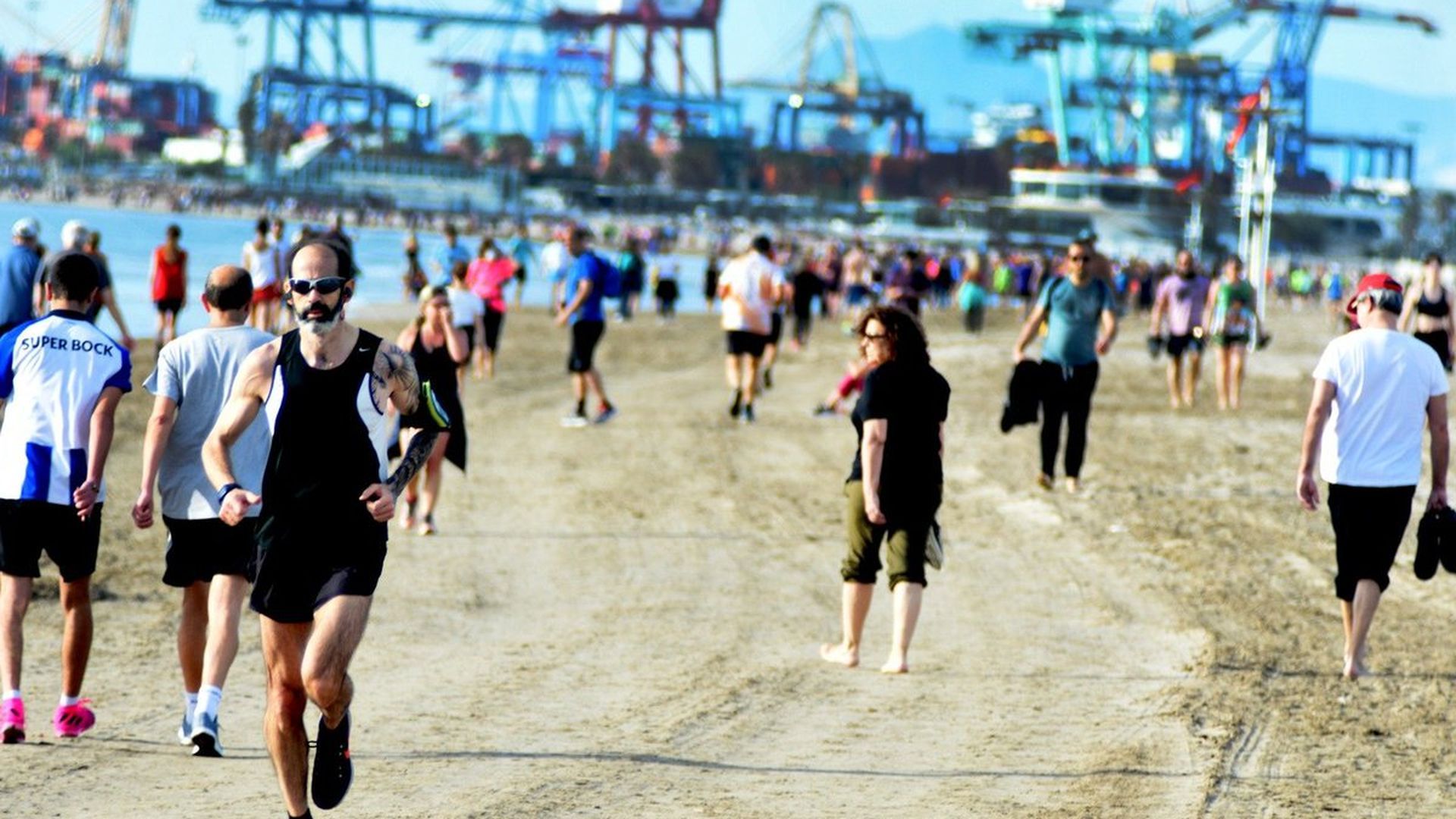 playa_de_valencia_primer_dia_de_alivio_002.jpg playa_de_valencia_primer_dia_de_alivio_002.jpg