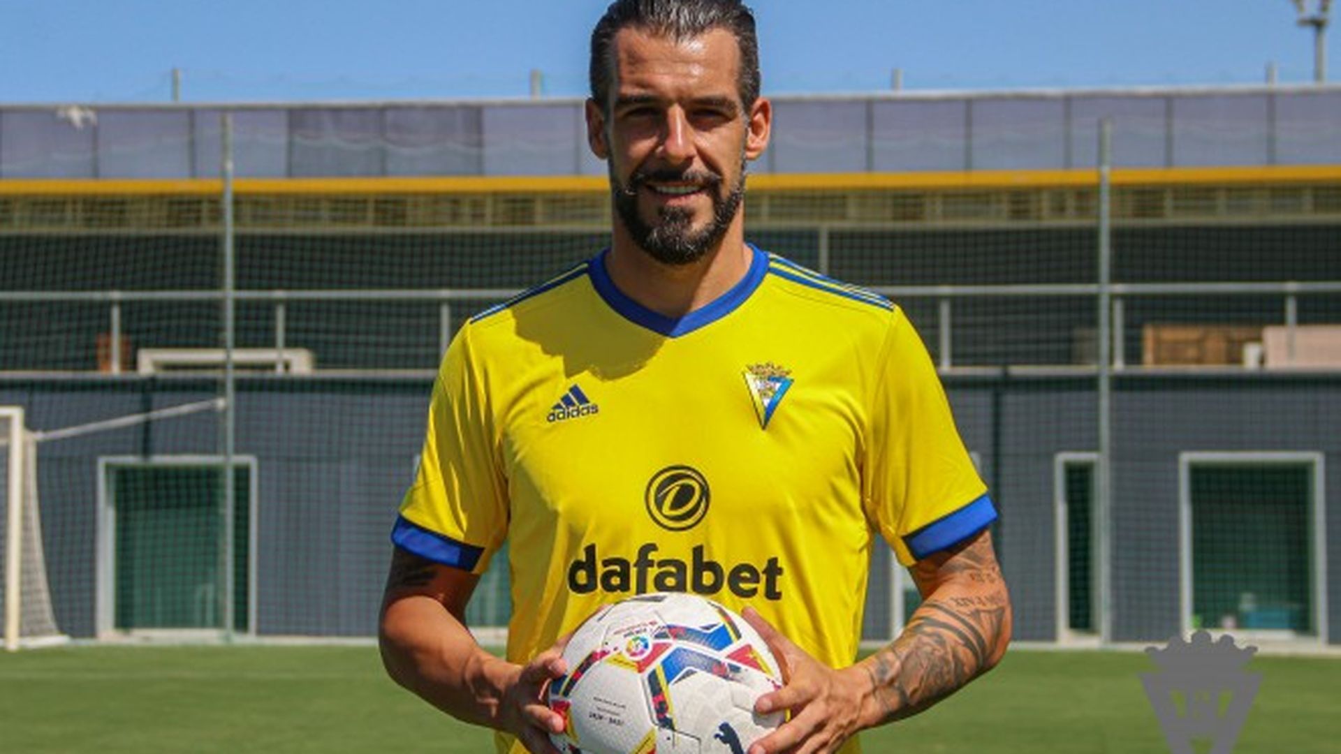 presentacion_de_alvaro_negredo_con_el_cadiz_foto_ccf.jpg