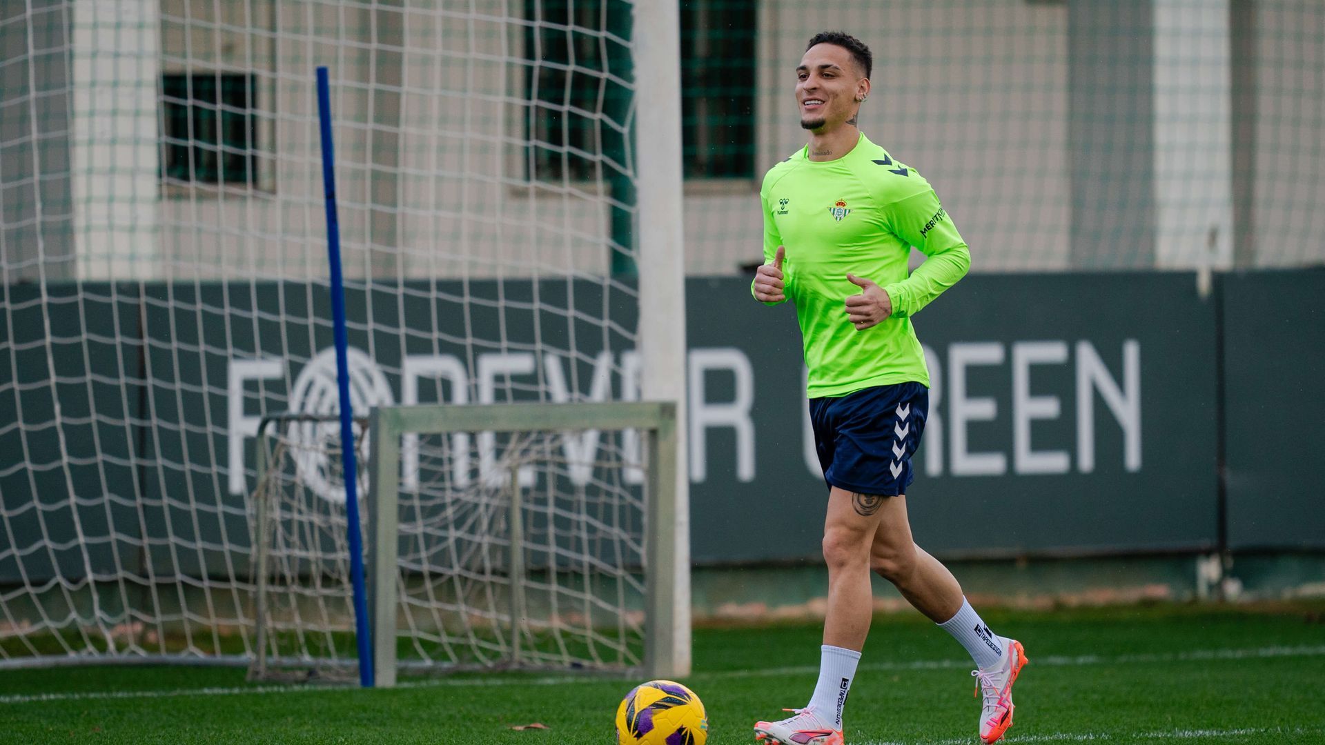 primer_entrenamiento_antony_medios_1.jpg primer_entrenamiento_antony_medios_1.jpg