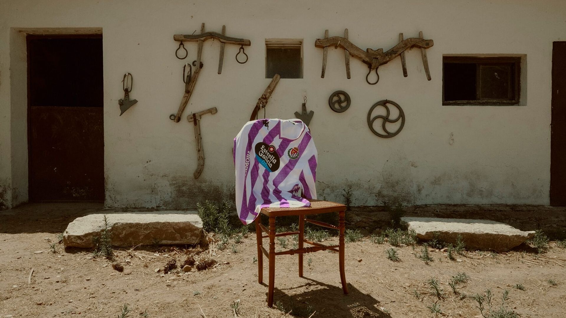 primera_equipacion_del_real_valladolid_2025_2026.jpg primera_equipacion_del_real_valladolid_2025_2026.jpg