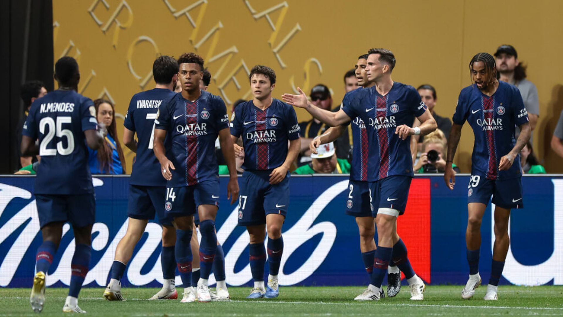 psg_celebrjpg_001.jpg psg_celebrjpg_001.jpg