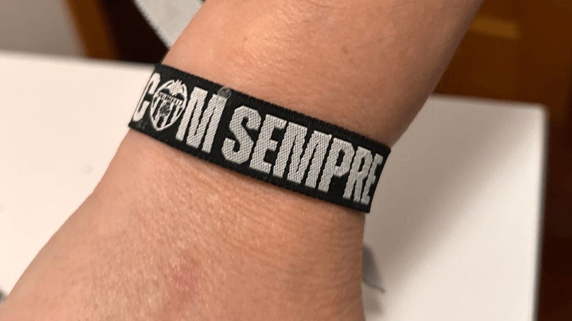 pulsera_solidaria_del_valencia_cf_001.png pulsera_solidaria_del_valencia_cf_001.png