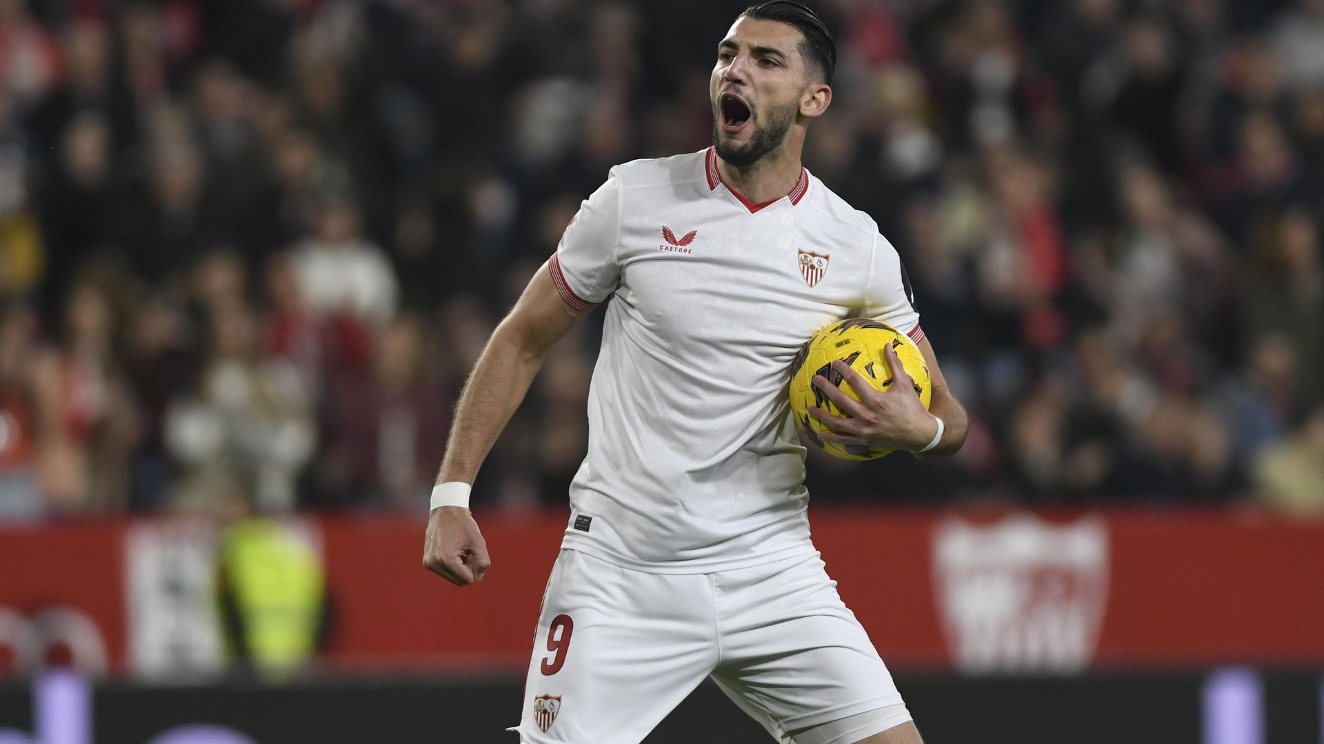 rafa_mir_celebra_su_gol_al_alaves_foto_kiko_hurtado_001.jpeg rafa_mir_celebra_su_gol_al_alaves_foto_kiko_hurtado_001.jpeg