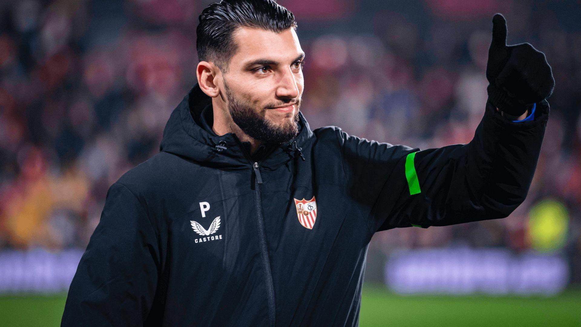 rafa_mir_con_el_sevilla_fc_foto_cordon_press_001.png rafa_mir_con_el_sevilla_fc_foto_cordon_press_001.png