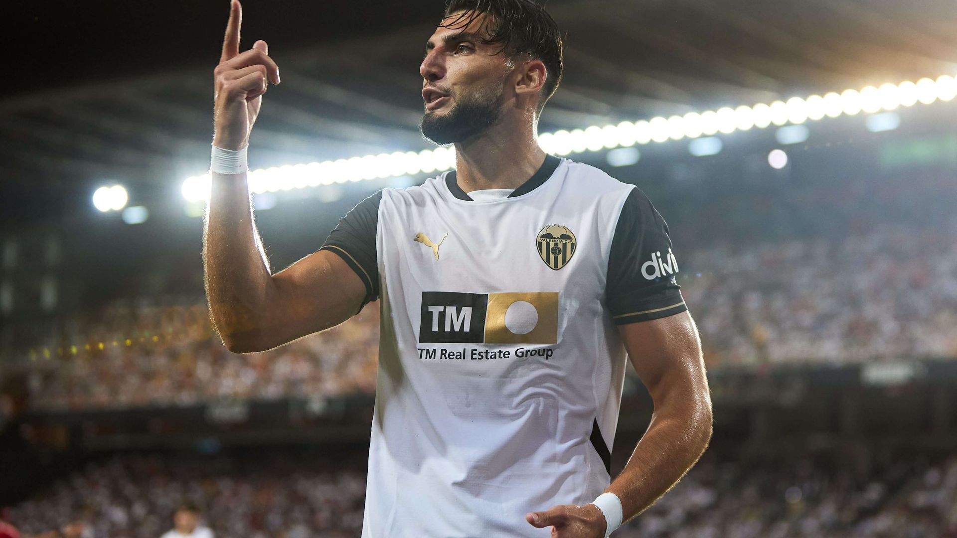 rafa_mir_en_un_partido_con_el_valencia_cf_foto_cordon_press_002.jpg