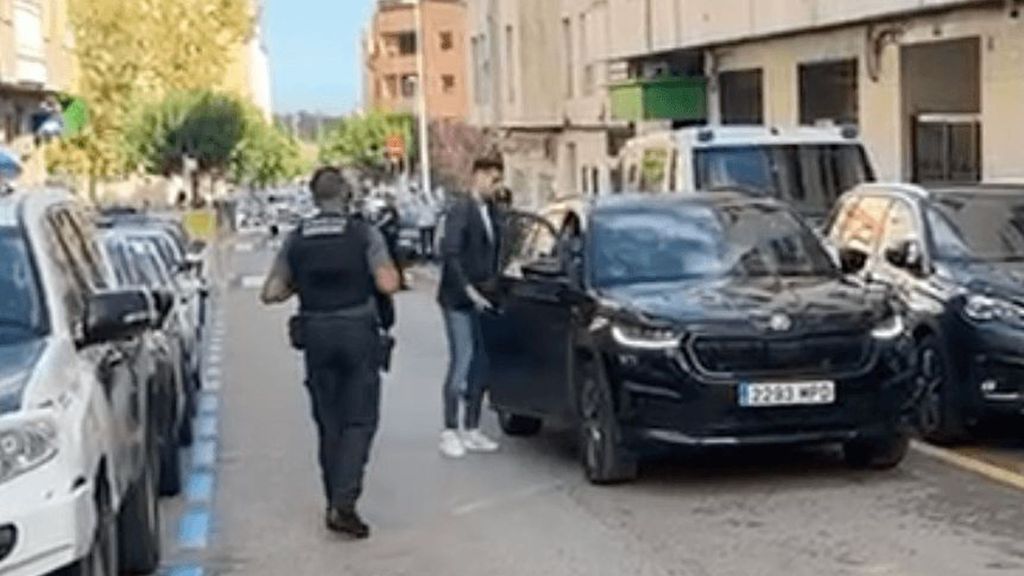 Rafa Mir sale del juzgado en el coche de su padre: pone rumbo a casa con libertad provisional