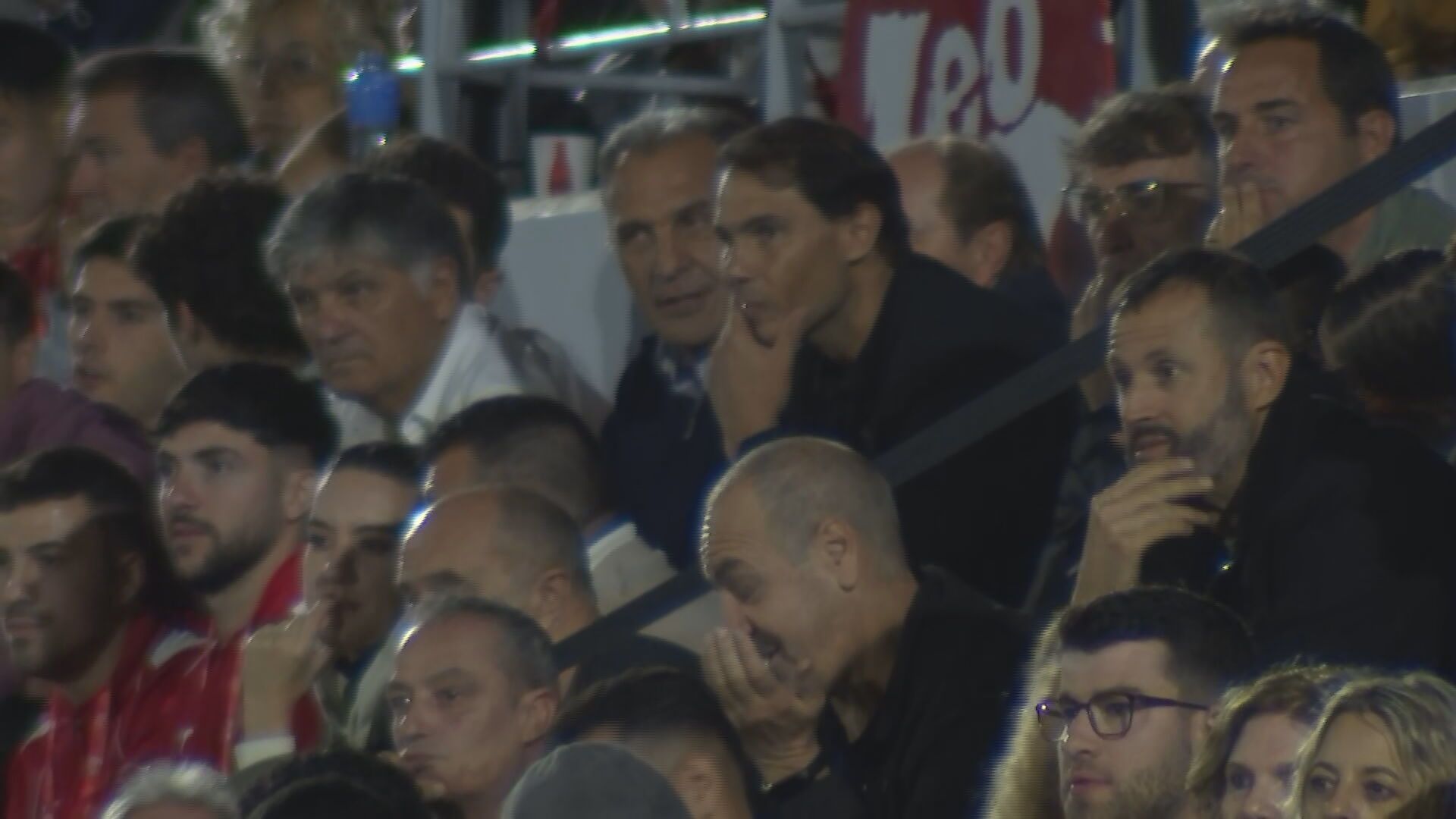 (Mediaset) Rafa Nadal, invitado de honor en el palco durante el partido entre Manacor y Las Palmas.