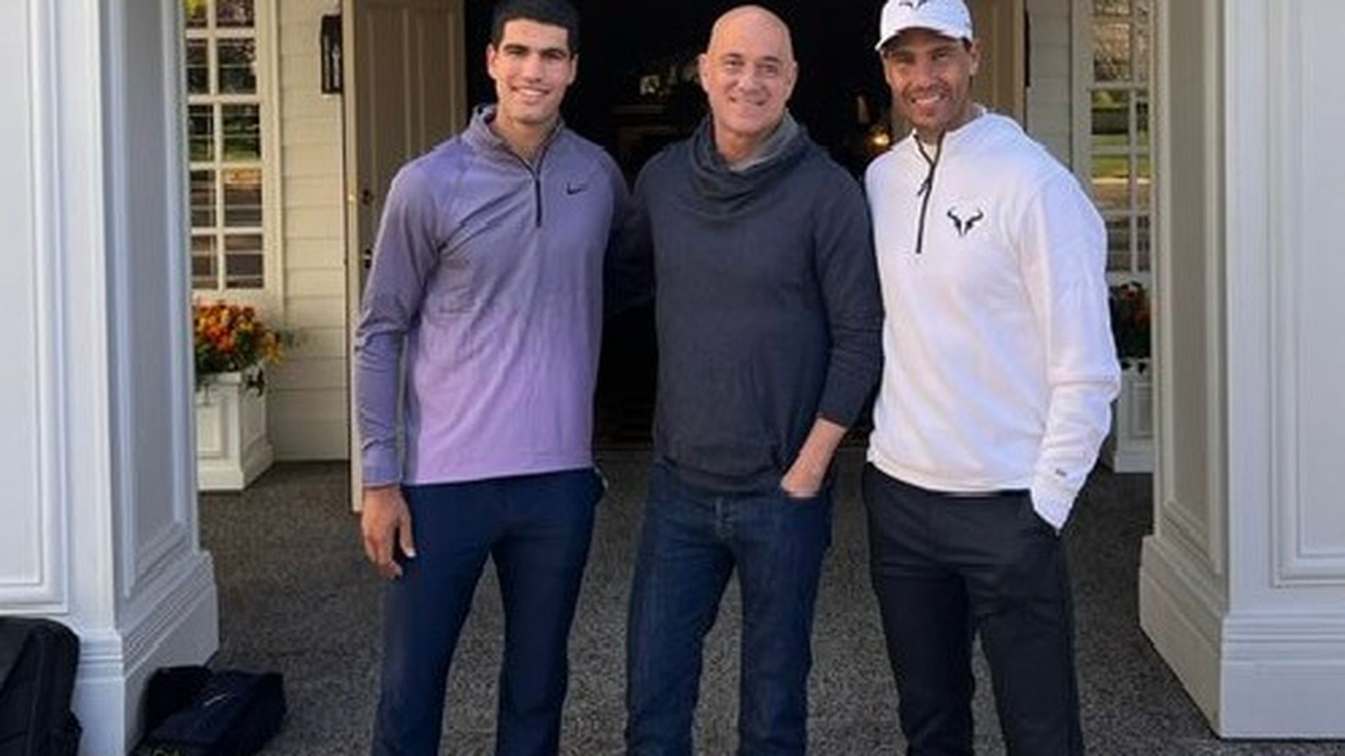 rafa_nadal_y_carlos_alcaraz_antes_del_netflix_slam_foto__rafaelnadal_001.jpg