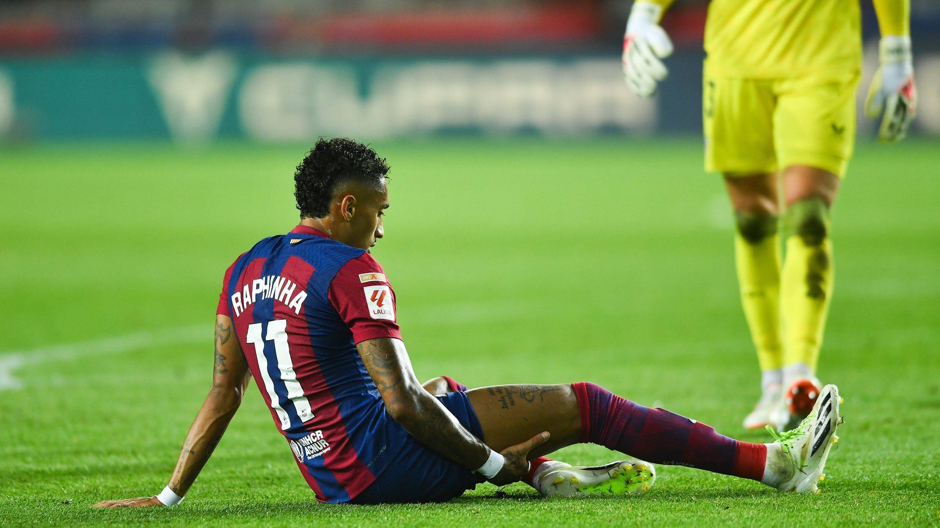 raphinha_en_el_suelo_tras_lesionarse_en_el_barcelona_sevilla_foto_cordon_press_001.jpg raphinha_en_el_suelo_tras_lesionarse_en_el_barcelona_sevilla_foto_cordon_press_001.jpg