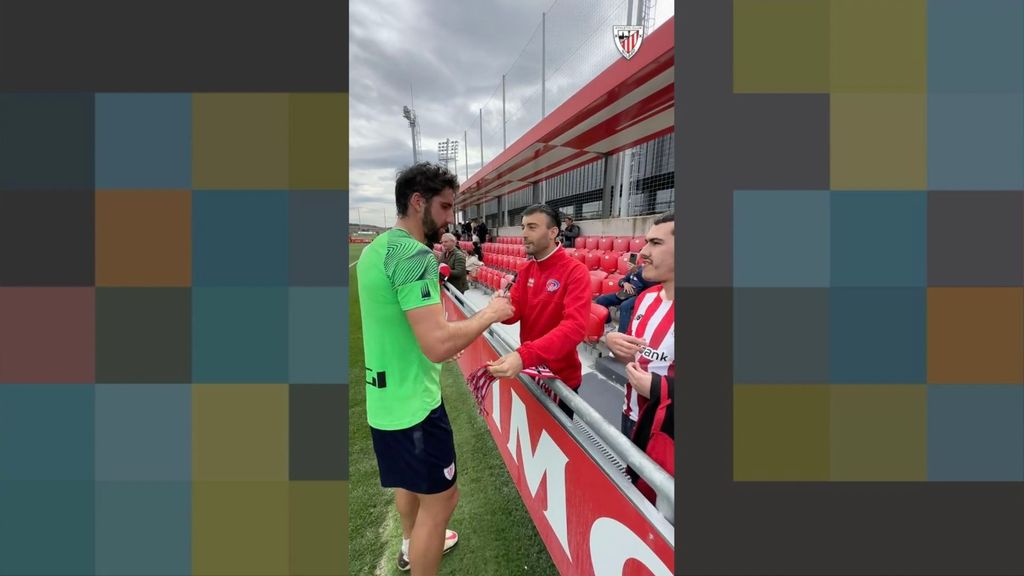 El Athletic regresa a Lezama acompañado por su afición