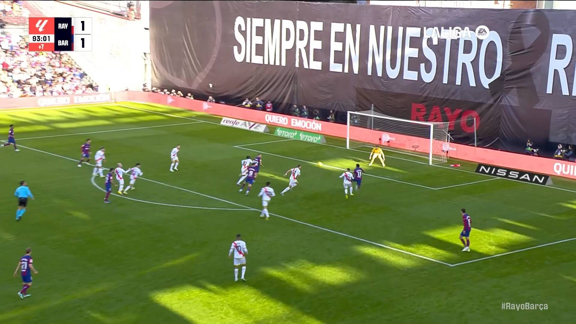 rayo_1_1_barcelona_posible_penalti_a_rafinha_001.jpg rayo_1_1_barcelona_posible_penalti_a_rafinha_001.jpg