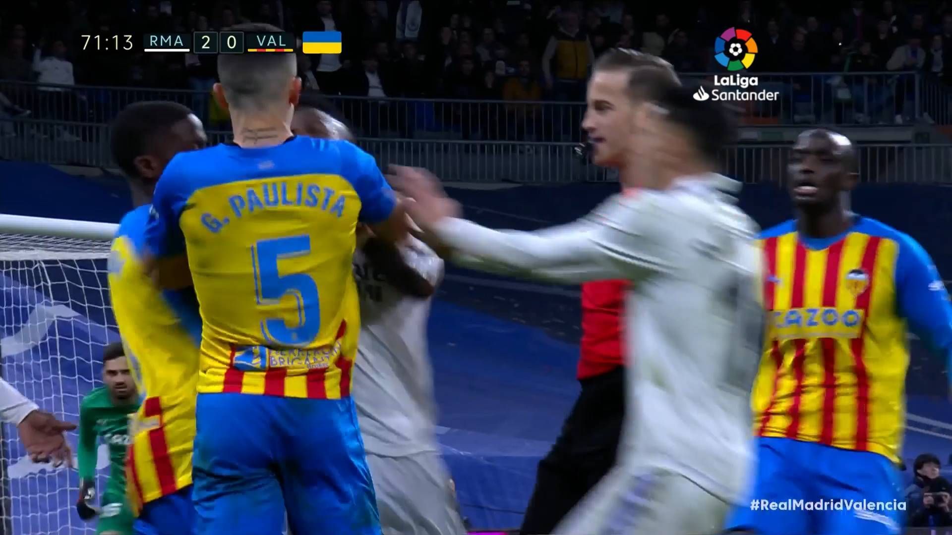 Real Madrid 2-0 Valencia: Patada de Gabriel Paulista