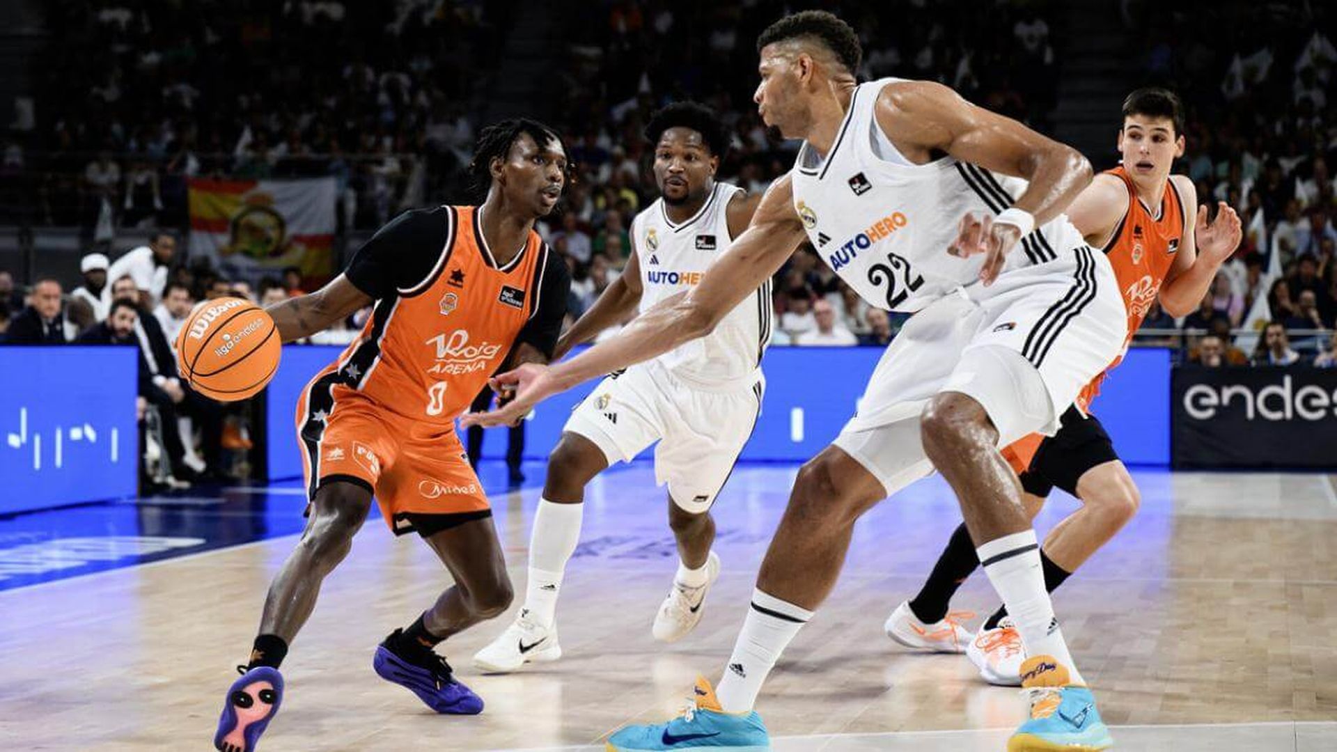 real_madrid___valencia_basket_001.jpg real_madrid___valencia_basket_001.jpg