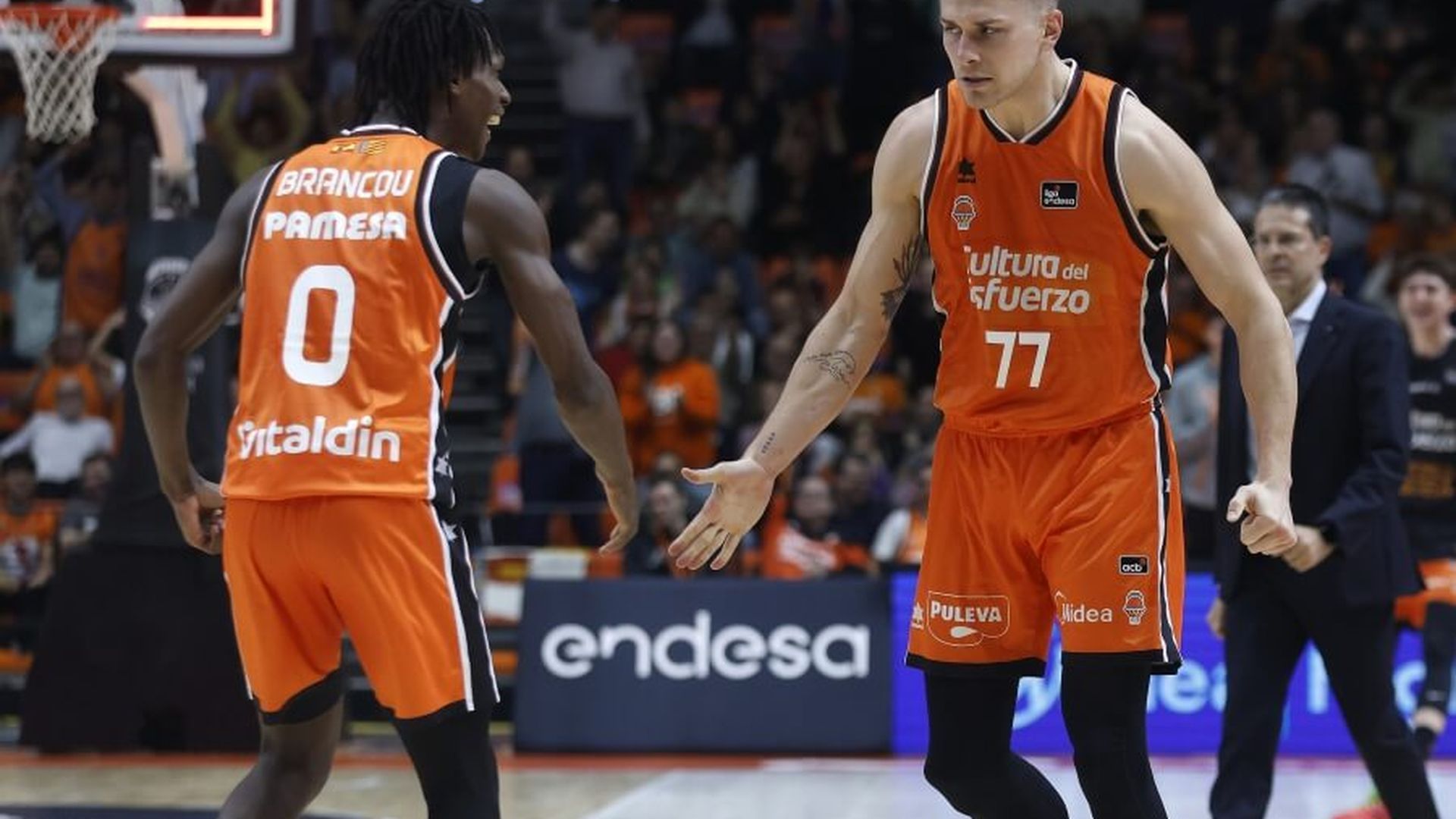 regreso_a_la_liga_endesa_visitando_la_cancha_del_baskonia_001.jpg regreso_a_la_liga_endesa_visitando_la_cancha_del_baskonia_001.jpg