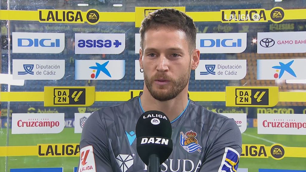 Remiro en el post partido del Cádiz - Real Sociedad