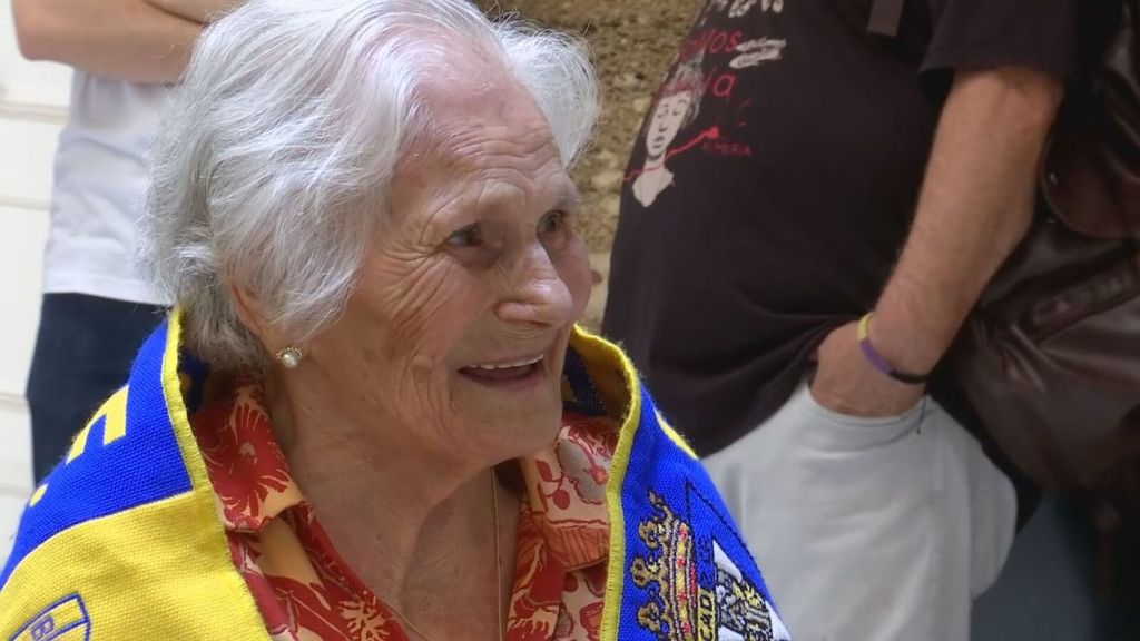 Reportaje del Cádiz evitando el desahucio de una anciana