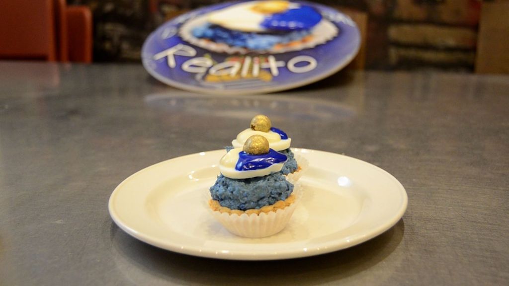 (MEDIASET) Crean un pintxo azul para animar a la Real Sociedad en la final de la Copa del Rey