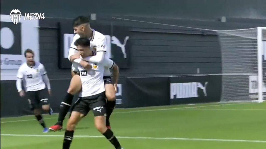 Resumen del VCF Mestalla-Hércules con golazo de Marco Camus