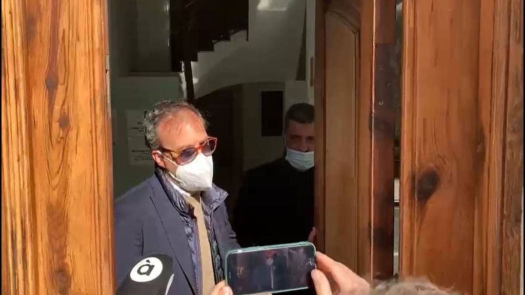 Reunión de los agentes de Wass con el Valencia para forzar su salida